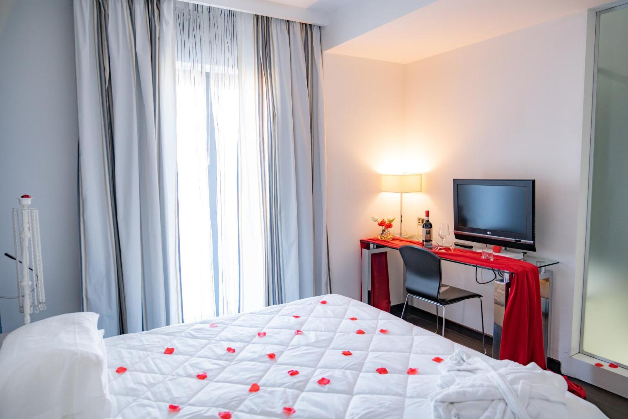Hotel Napoleon Torre Melissa Exteriör bild
