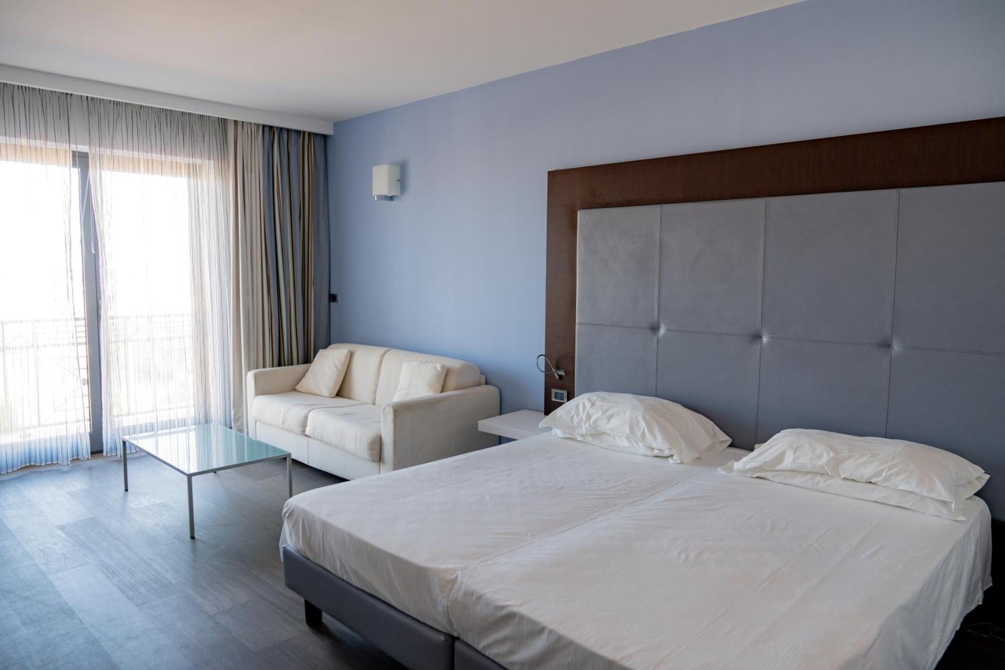 Hotel Napoleon Torre Melissa Exteriör bild