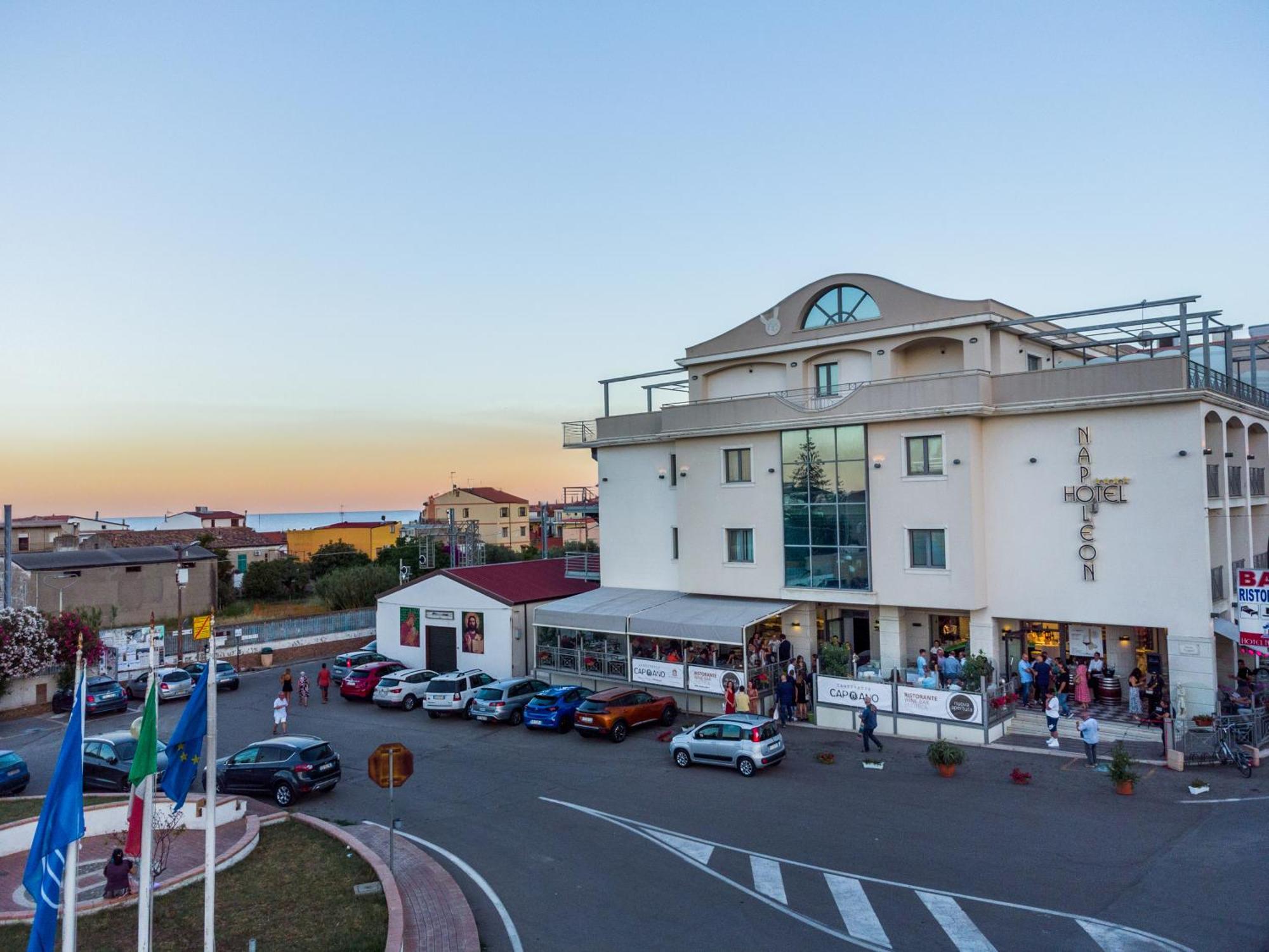 Hotel Napoleon Torre Melissa Exteriör bild