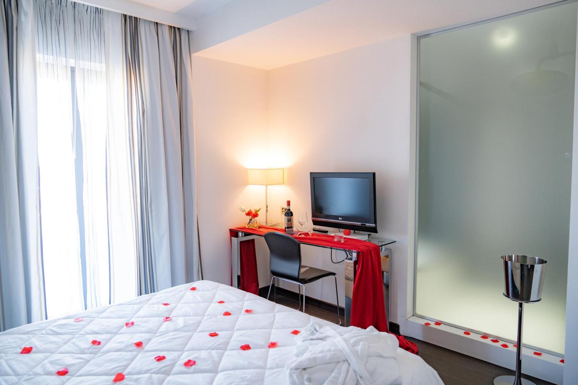 Hotel Napoleon Torre Melissa Exteriör bild