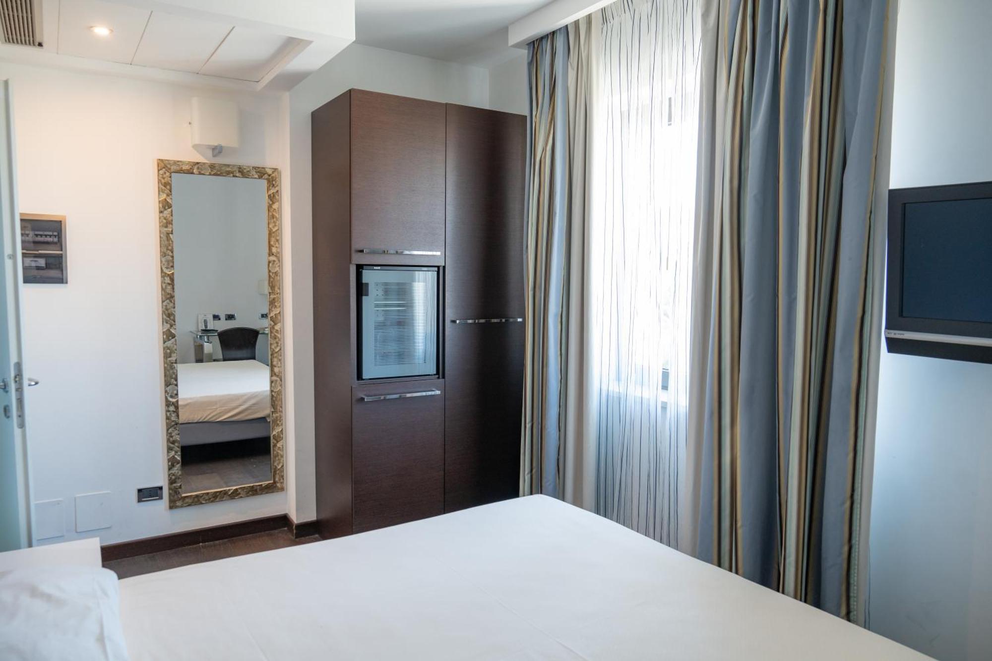 Hotel Napoleon Torre Melissa Exteriör bild