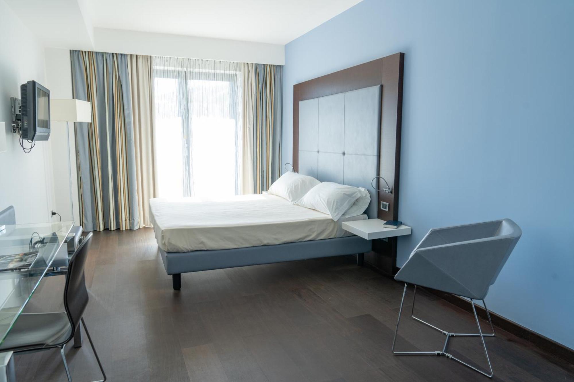 Hotel Napoleon Torre Melissa Exteriör bild