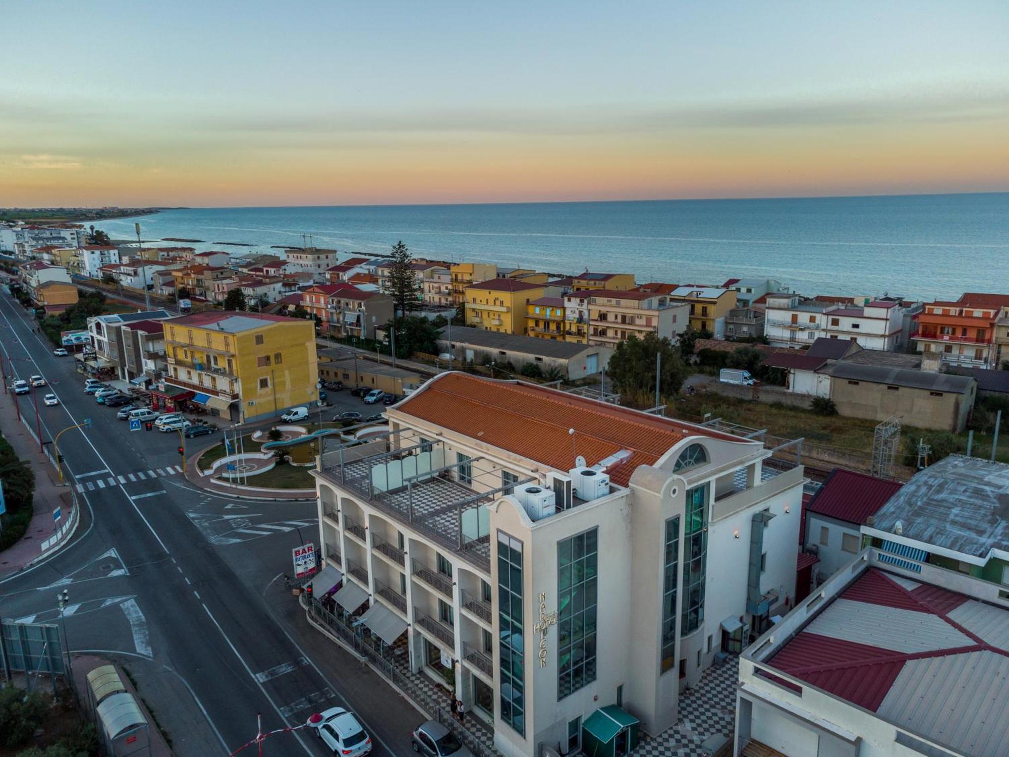 Hotel Napoleon Torre Melissa Exteriör bild